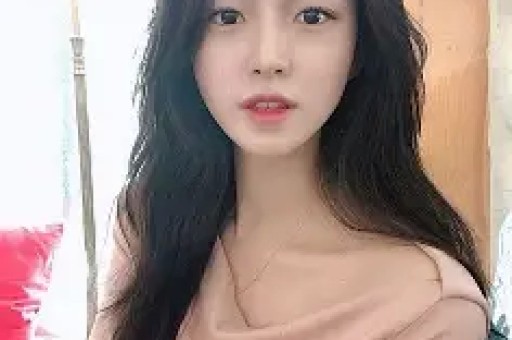 “假洋牌”优思益翻车事件：网红集体致歉背后的品牌包装术与流量陷阱