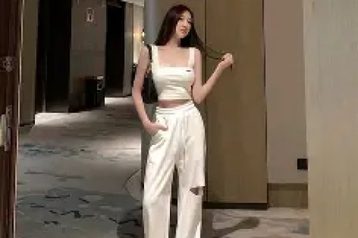 刘涛弯腰7秒上热搜：娱乐圈人设塌了真实值钱了