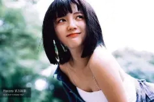 1天曝3大瓜！顶流女星签协议、约会激吻、知三当三各个炸裂