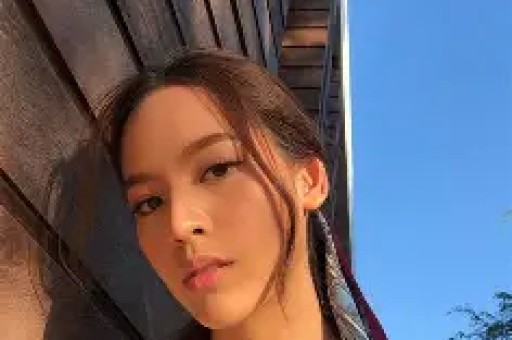 陪玩陪睡算啥？继人体盛宴、舔手指后艺人再曝阴暗面 秦岚被牵