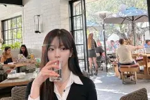 承诺满足网友任意要求 女网红恐翻车：被要顶配电脑